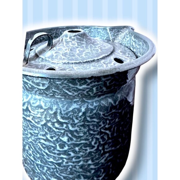 Vintage Blue Enamelware Graniteware Coffee Pot With Lid Rustic Campfire Style - Picture 15 of 16